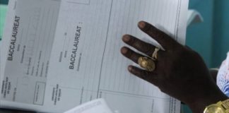 BAC 2020 : ELLE ACCOUCHE EN PLEIN EXAMEN ET SORT 1ÈRE DU CENTRE