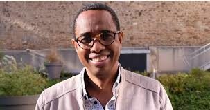 SOULEYMANE BAH, PRIX RFI-THÉÂTRE 2020: «ILS VOUDRAIENT SIMPLEMENT REPOSER EN PAIX»