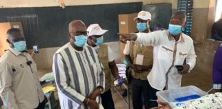 ÉLECTIONS AU BURKINA FASO: LE VOTE SE DÉROULE DANS LE CALME