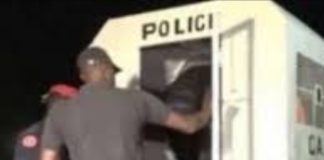 INTERPELLÉ AVEC 500 GRAMMES DE CHANVRE INDIEN, UN DEALER SAUTE DU VÉHICULE DE POLICE