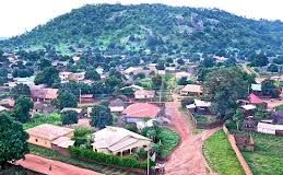 FONDS DE FODEL A DINGUIRAYE : LE PRÉFET ACCUSÉ D’AVOIR DÉTOURNÉ 12 MILLIARDS FRANCS…!