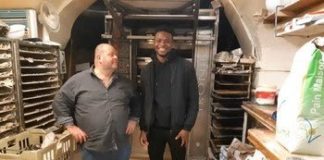 UN BOULANGER FRANÇAIS EN GRÈVE DE LA FAIM CONTRE L’EXPULSION DE SON APPRENTI GUINÉEN
