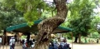 DÉCOUVREZ LE VILLAGE , OÙ COURTISER LA FEMME D’AUTRUI VAUT LA MORT