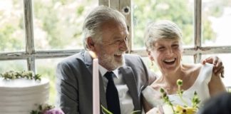 EN FRANCE, ON SE MARIE TOUJOURS VIEUX !