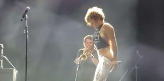 LA CHANTEUSE SOPHIA FAIT DE L’INÉDIT SUR UN FAN EN PLEIN CONCERT