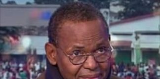 DRÔLE DE VALSE A CORONTHIE ! ( TIERNO MONÉMBO )