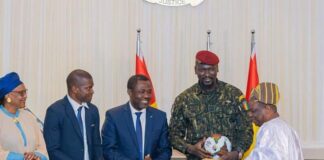 GUINÉE/CAN2025 : DES ÉMISSAIRES DE LA CAF REÇUS PAR COLONEL MAMADI DOUMBOUYA