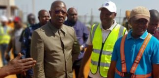 KINDIA/LINSAN : VISITE INOPINÉE DU MINISTRE ALY SEYDOUBA SOUMAH AU POSTE DE 225/30 KV d’INTERCONNEXION