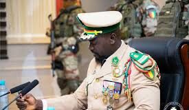 DÉCRET/HORAIRES DE TRAVAIL: UNE DÉCISION DÉCRIÉE PAR L’OPINION