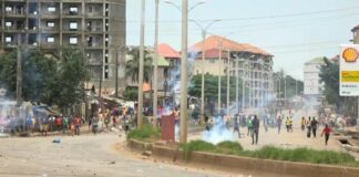 AXE DE BAMBÉTO: JETS DE PIERRES, POUBELLES RENVERSÉES