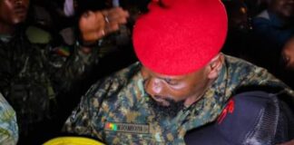 DES GUINÉENS VENUS DE TUNISIE ACCUEILLIS PAR COLONEL DOUMBOUYA…