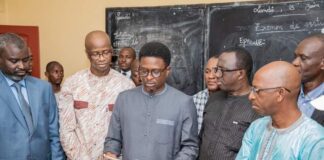 EXAMENS DE SORTIE 2023 : LE MINISTRE ALPHA BACAR BARRY ET LA GOUVERNEURE DE CONAKRY LANCENT LES ÉPREUVES