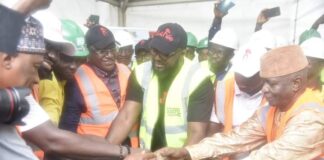 GUINÉE/RATOMA : POSE DE LA PREMIÈRE PIERRE DE 4 ÉCOLES TYPES BARRY DIAWADOU