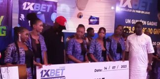 GUINÉE/LOTERIE 1XBET: LE GAGNANT A REÇU SA SUPER CAGNOTTE!