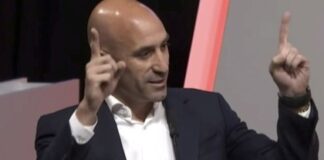 BAISER VOLÉ: LE PRÉSIDENT DE LA FÉDÉRATION ESPAGNOLE…