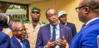 PREMIER FAIT UNE VISITE INOPINÉE A LA CAISSE NATIONALE DE SÉCURITÉ SOCIALE