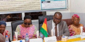 GUINÉE/TRANSITION: LE PM ET LES FACILITATRICES SUR DES CHAISES ÉJECTABLES!