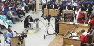 PROCÈS 28 SEPTEMBRE: LES AVOCATS DES ACCUSÉS BOUDENT L’AUDIENCE!