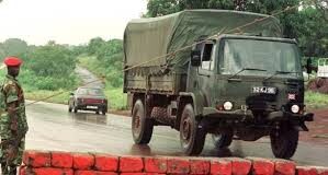 SIERRA LEONE: DES TIRS NOURRIS D’ARMES…!