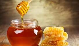 IL N’Y A PAS DE RÉEL AVANTAGE À REMPLACER LE SUCRE PAR LE MIEL,