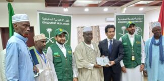 LE CENTRE DE KSRELIEF OFFRE UN DON DE 25 TONNES DE DATTES DE L’ARABIE SAOUDITE À LA GUINÉE