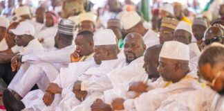 « LE BON TRAVAIL NE SE LIMITE PAS À LA CONSTRUCTION DE BELLES VILLAS », DIT L’IMAM DE KANKAN