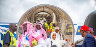 HAJJ 2024 : UN PREMIER CONVOI DE 292 PÉLÉRINS ARRIVE À CONAKRY