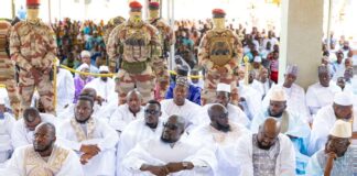 CÉLÉBRATION DE L’AÏD: GÉNÉRAL MAMADI DOUMBOUYA EN COMMUNION AVEC LES FIDÈLES
