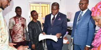 VISITE GUIDÉE DU MINISTRE ISMAËL NABÉ DANS LES LOCAUX DU BCR