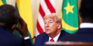 DONALD TRUMP EXPOSE SON IGNORANCE SUR SES INVITÉS