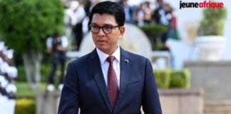 IL EST PARTI, DE LA MÊME MANIÈRE QU’IL EST VENU AU POUVOIR