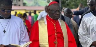 “UN PRÊTRE ACCLAMÉ DOIT S’INQUIÉTER….”