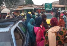 CONAKRY EN OTAGE DES TRANSPORTEURS