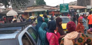 CONAKRY EN OTAGE DES TRANSPORTEURS