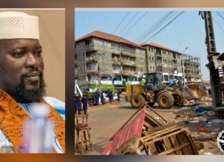 À LA GRANDE UNE/RÉACTION DE DOUMBOUYA AUX OPÉRATIONS DE DÉGUERPISSEMENT