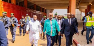 INVESTITURE DU 17 JANVIER : LE PREMIER MINISTRE INSPECTE, KPC MARQUE SA PRÉSENCE