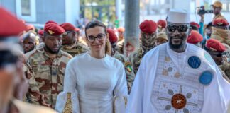 LE PRÉSIDENT MAMADI DOUMBOUYA SIGNE SA PREMIÈRE SORTIE…