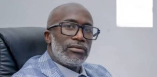 RETOUR AU POSTE, MAIS SANS FACEBOOK NI TIKTOK