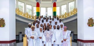 MAMADI DOUMBOUYA VERROUILLE SON CERCLE DE CONFIANCE