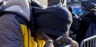 QUINZE AFRICAINS, RENVOYÉS DES ÉTATS-UNIS, ASSIGNÉS AU CAMEROUN