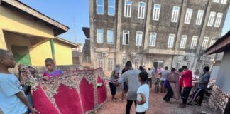 KOLOMA 1 : LES JEUNES MOBILISÉS POUR ASSAINIR LES MOSQUÉES À L’APPROCHE DU RAMADAN