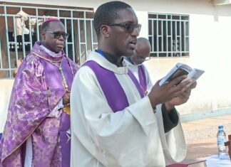 COYAH/MAISON D’ARRÊT : L’ÉGLISE CATHOLIQUE AU CHEVET DES DÉTENUS