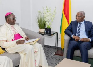 LE PREMIER MINISTRE REÇOIT LE NOUVEL ARCHEVÊQUE DE CONAKRY