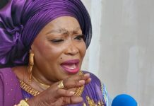 SHOW BIZ/AMINATA KAMISSOKO BRILLE EN DOUBLE ALBUM