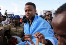 ARBITRE REFOULÉ DES ÉTATS-UNIS : LA RÉVOLTE MONTE EN AFRIQUE