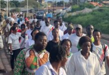 50 ANS DE FOI : LA MARCHE DE GRATITUDE POUR LE PÈRE CORREA